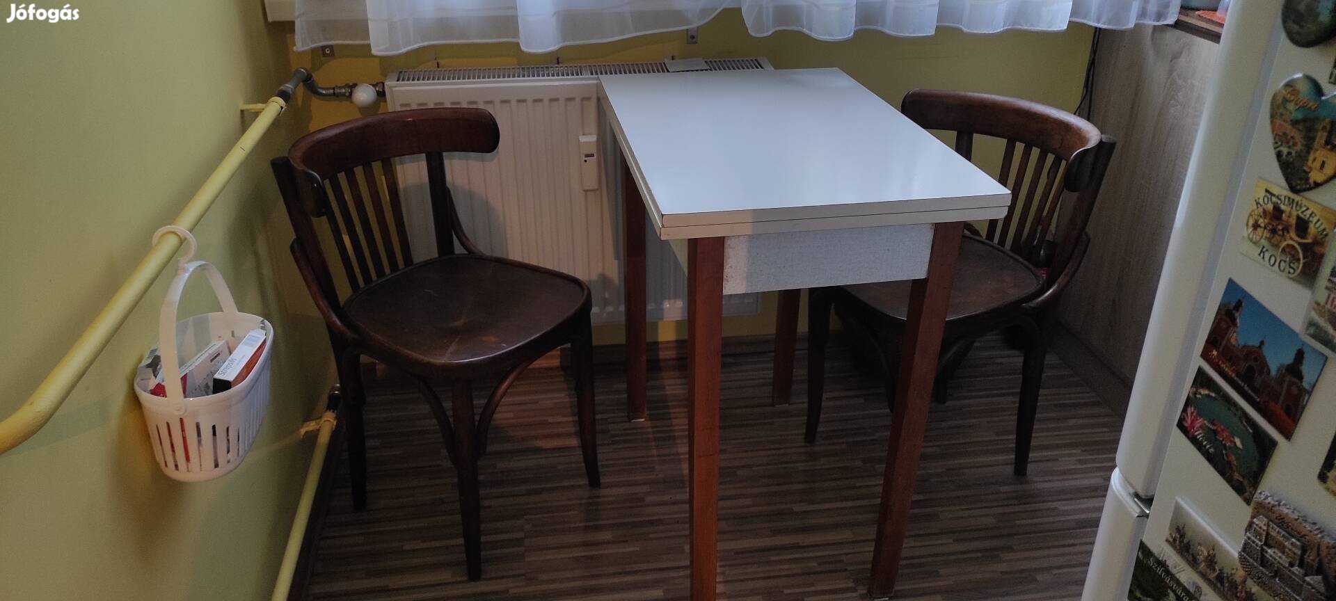 Étkezőasztal asztal 4 db székkel