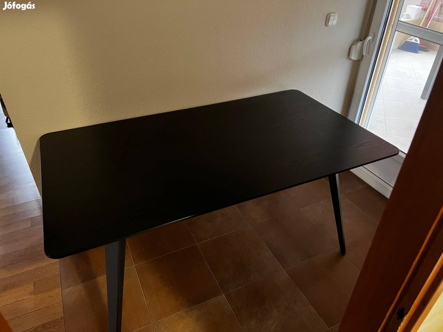Étkezőasztal eladó