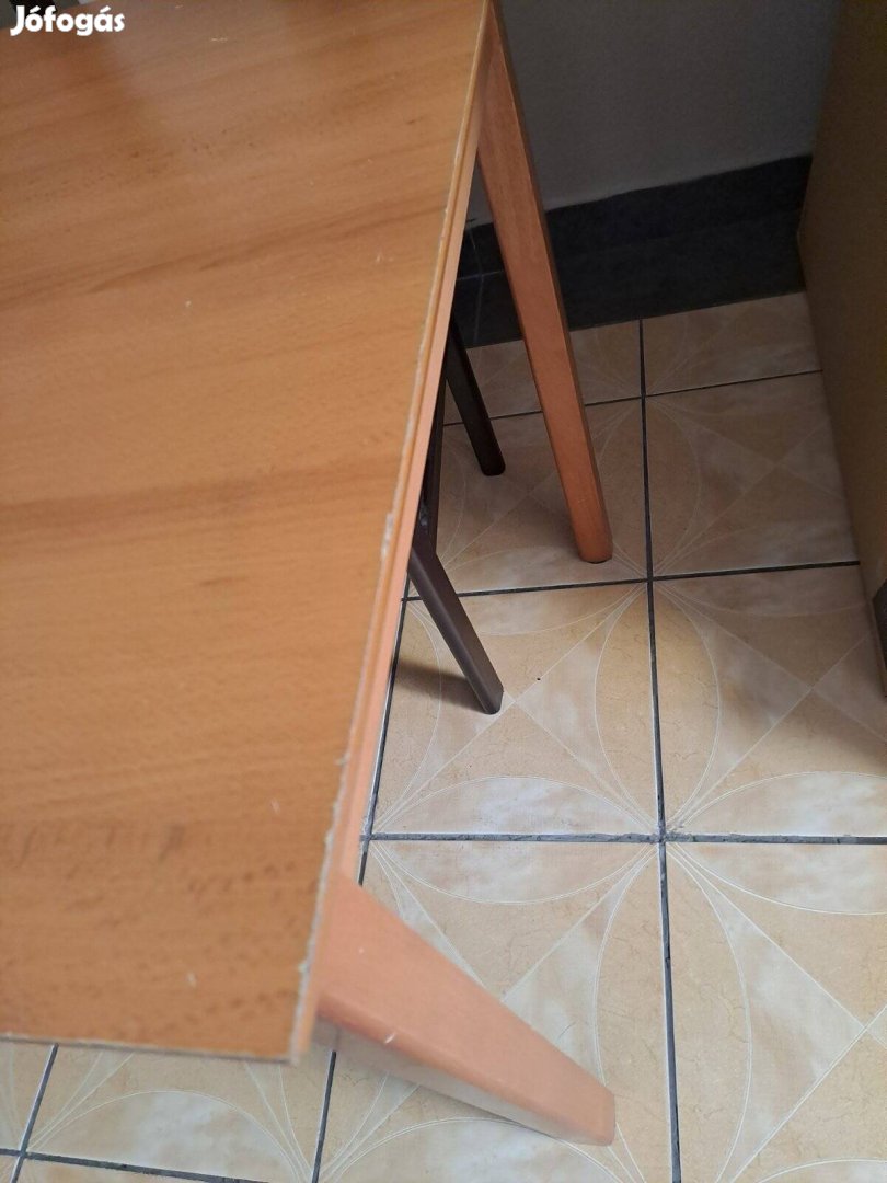 Étkezőasztal eladó
