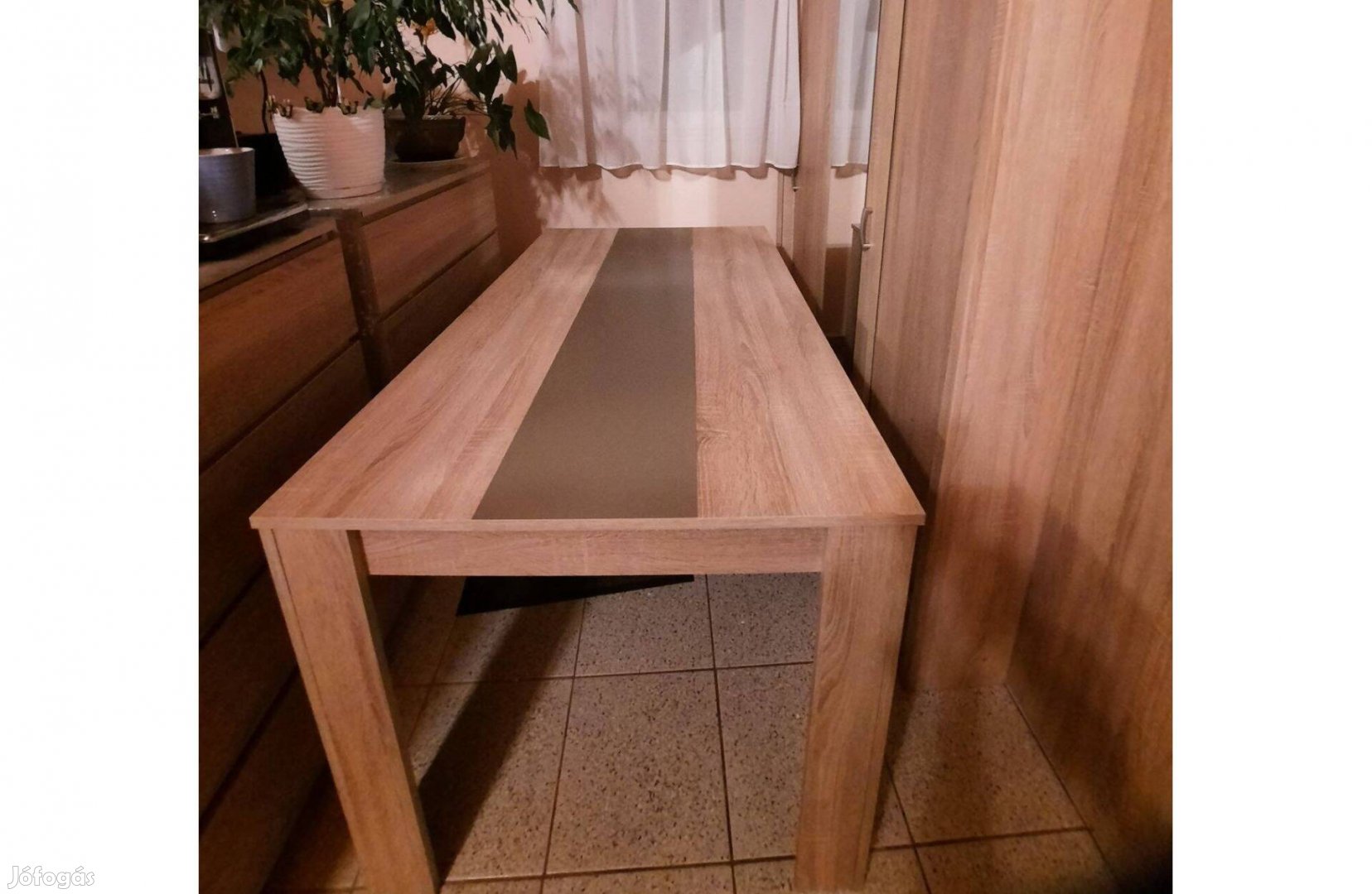 Étkezőasztal eladó!