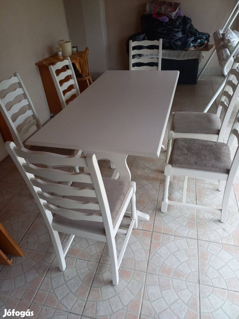 Étkezőasztal hat székkel