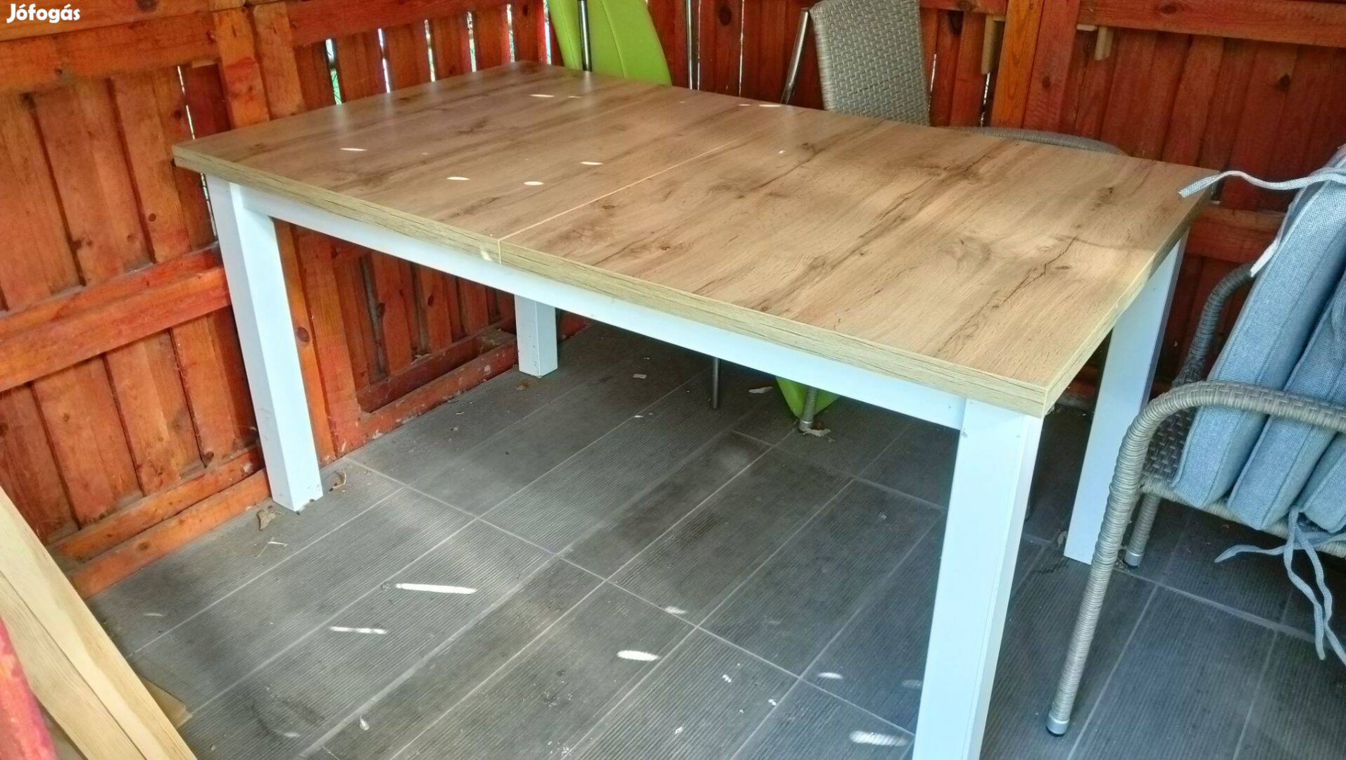 Étkezőasztal sonoma tölgy