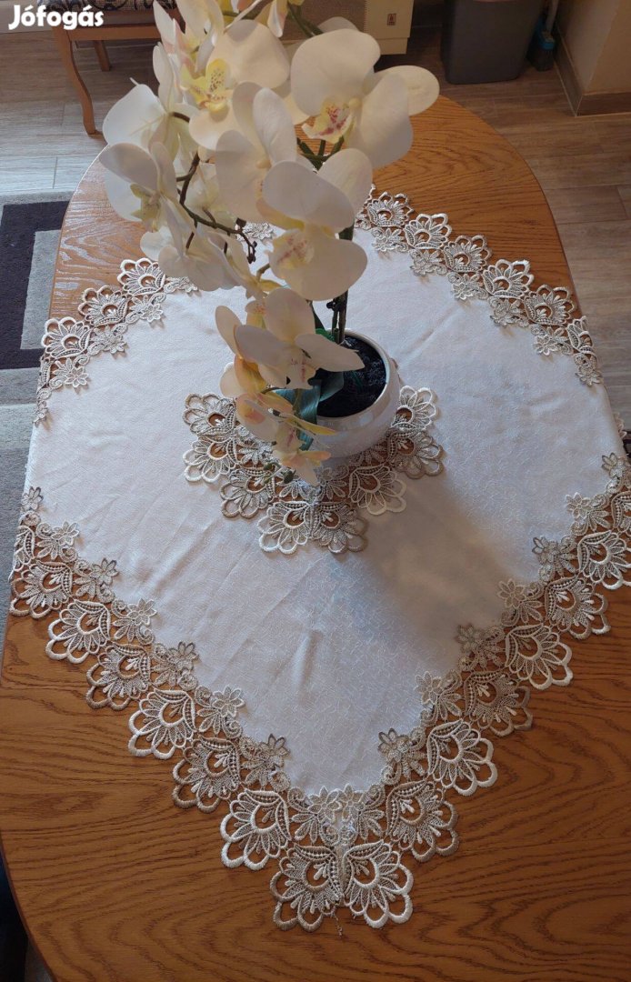 Étkezőasztal székekkel