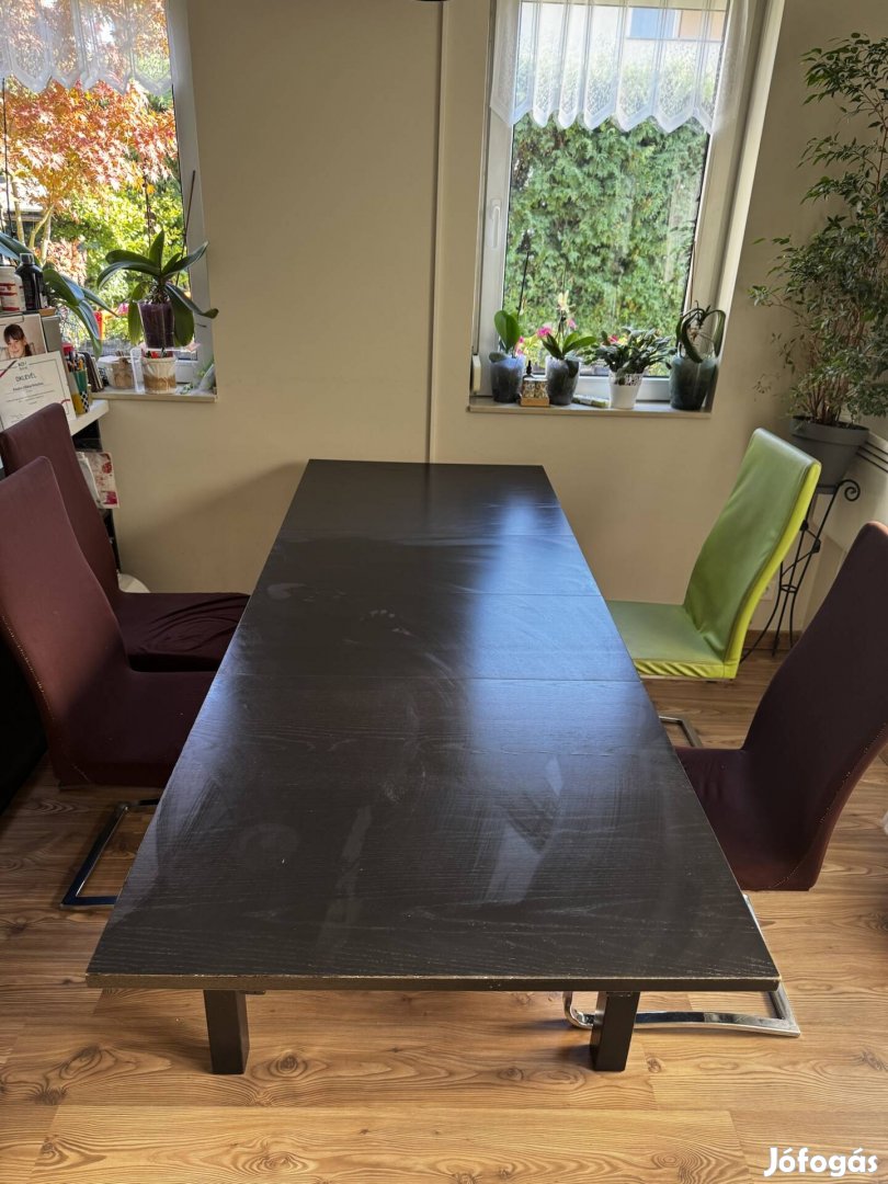 Étkezőasztal székekkel Eladó
