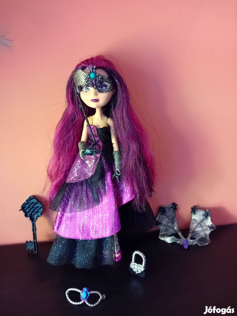 Ever After High baba ( Raven Queen ) Új gyűjtői darab!