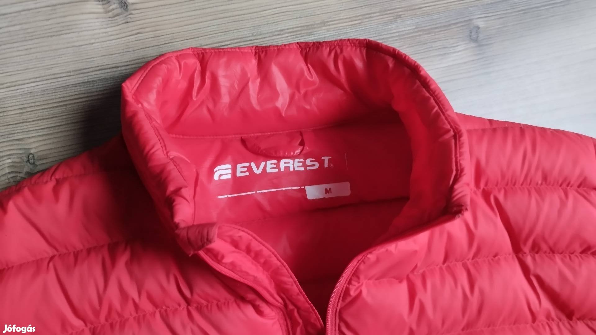 Everest piros pehely kabát M /L méretben 