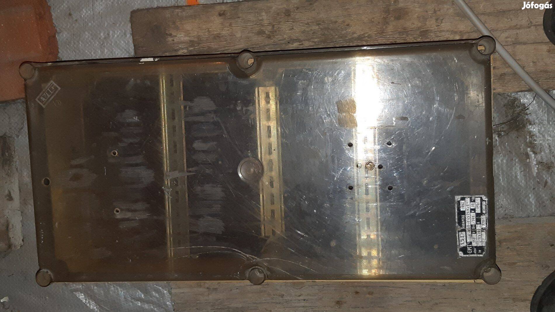 Evig régi villanyóra szekrény doboz 30x60cm magas
