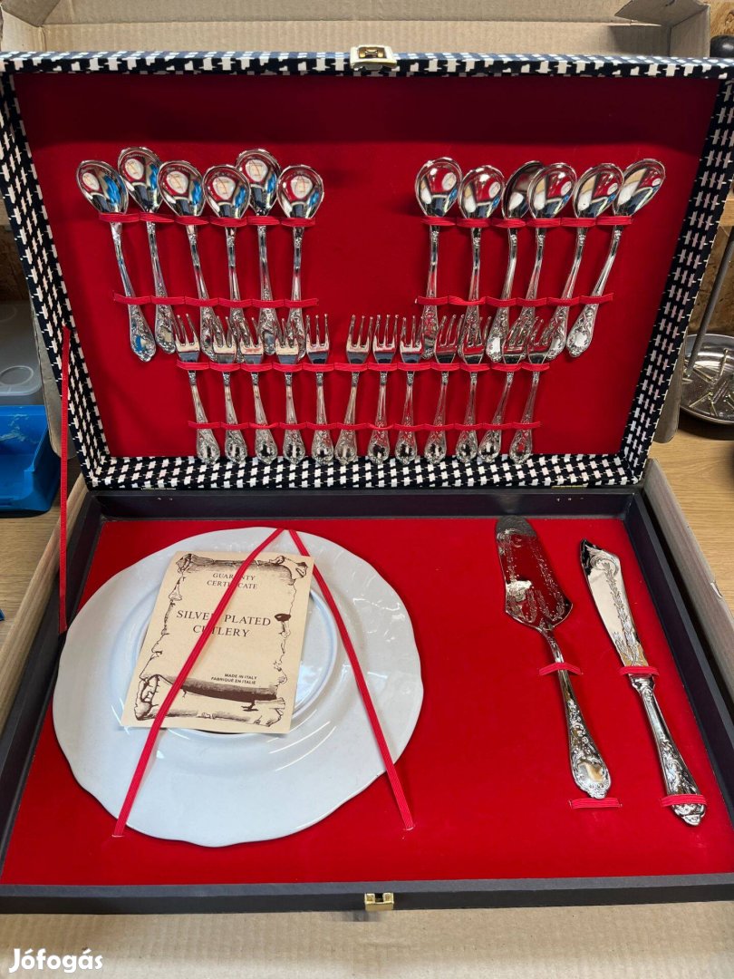 Evőeszköz készlet dobozban