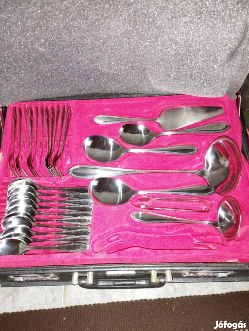 Evőeszköz készlet eladó!