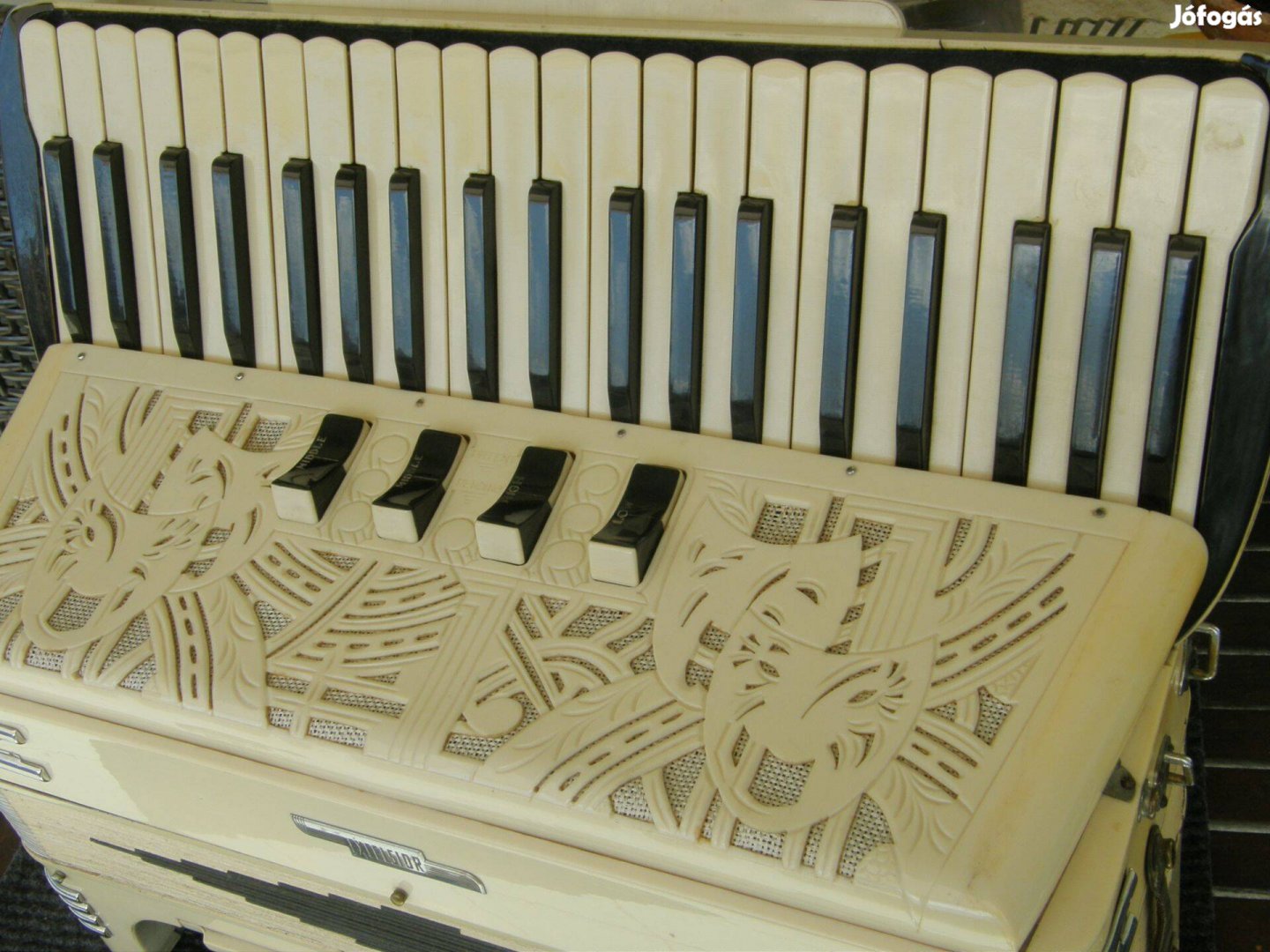 Excelsior profi olasz 120 bassz. harmonika tangóharmonika
