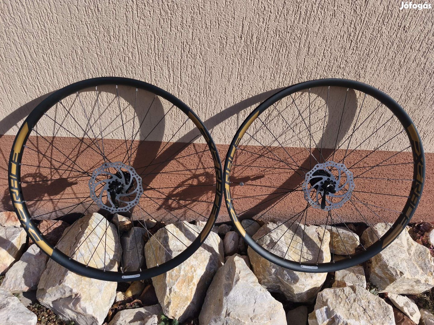 Exerace 2829 es gyorsszáras duplafalú erősített szegecselt