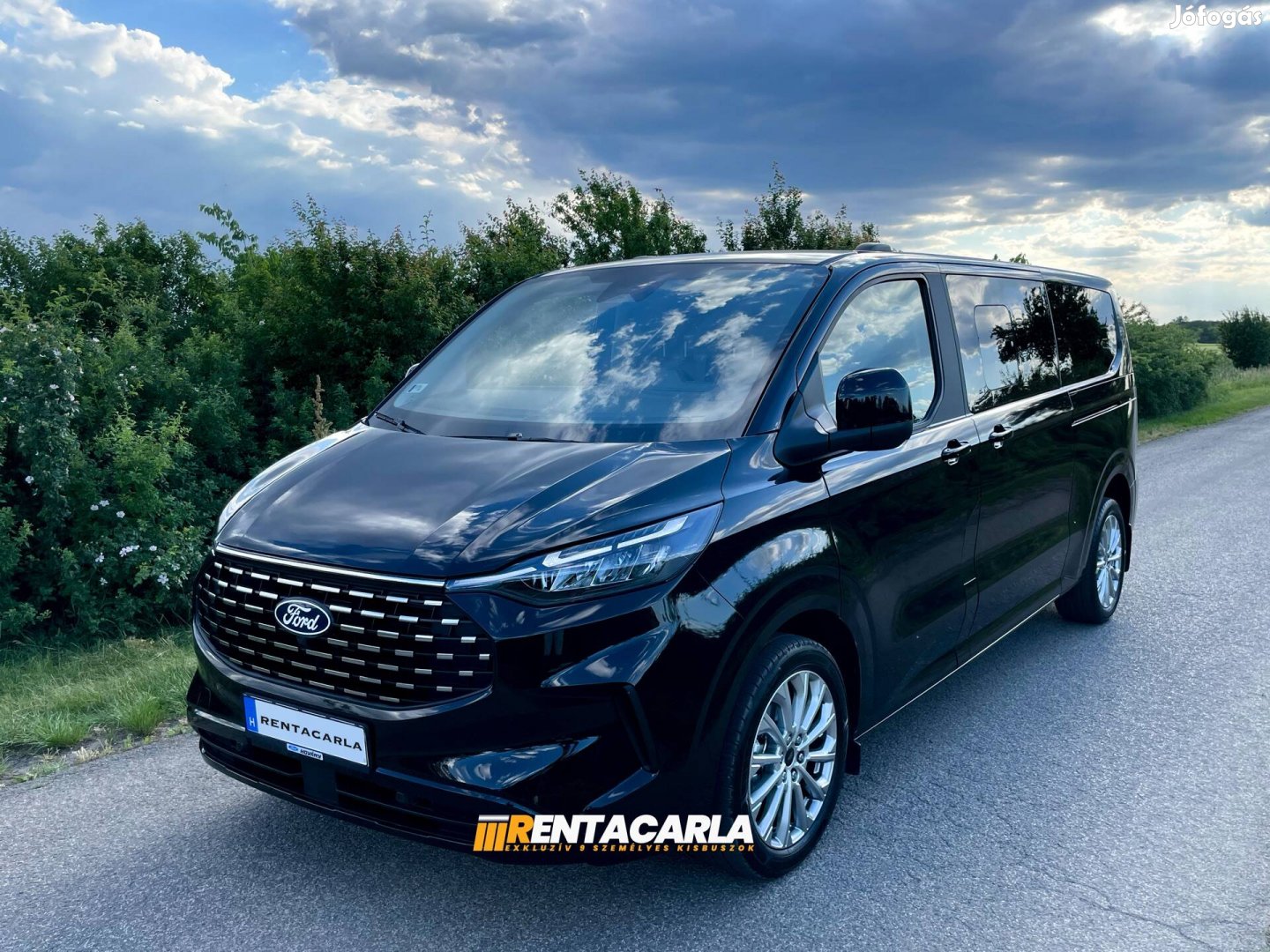 Exkluzív 2024-es Ford Tourneo Titanium kisbusz bérlés