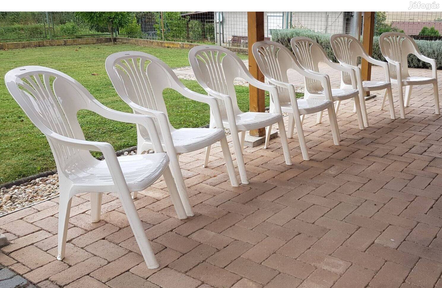 Exkluzív, magas támlás, kényelmes, erős műanyag kerti szék (57x67x95)