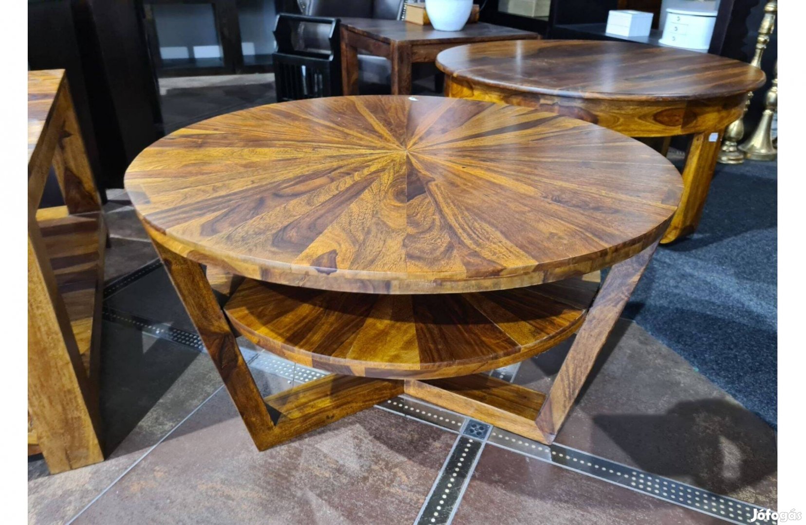 Exkluzív egyedi kör formájú rózsafa dohányzóasztal 80 cm