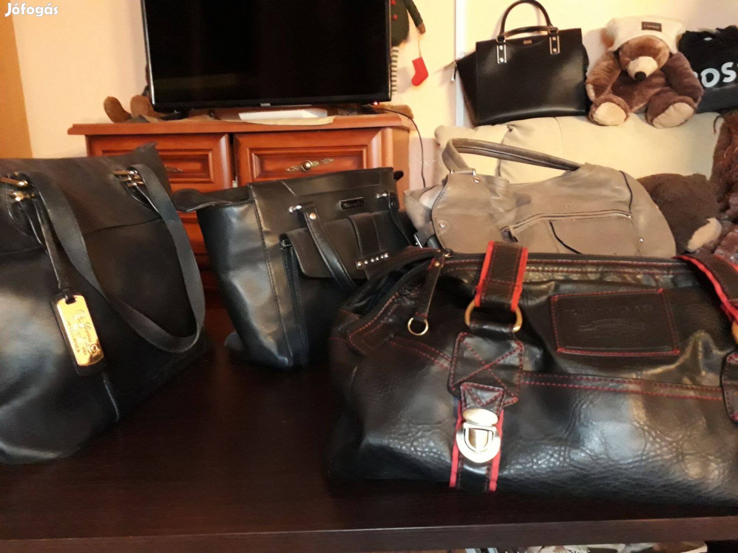 Exkluziv táskak és pénztarcak! Karl Hilfiger Lauren Guess Ne maradj le