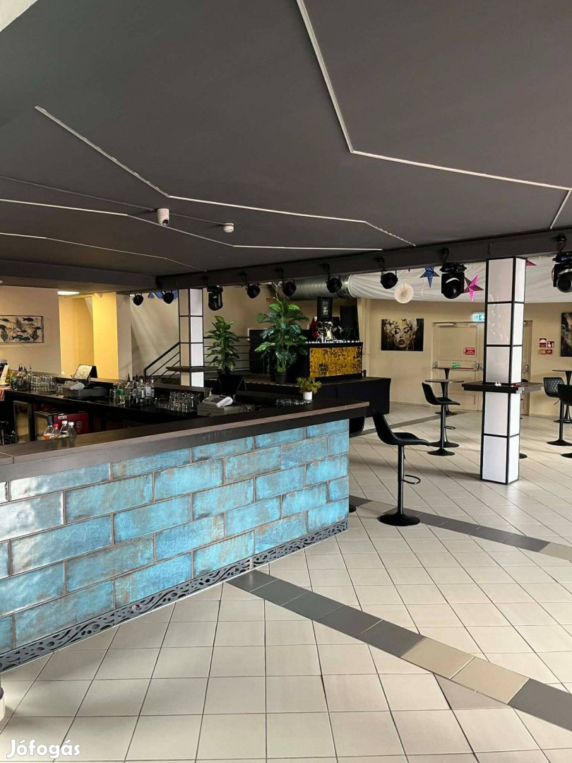 Extra Lehetőség Rendezvényház , Nagy Kültéri Telekkel ,