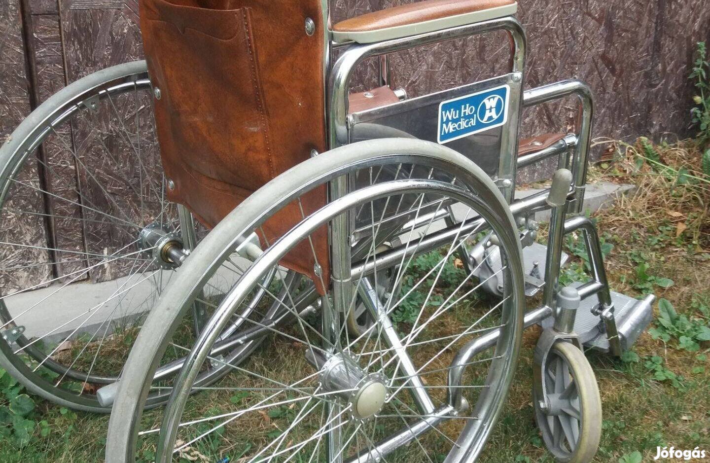 Extra kivitelű tolókocsi