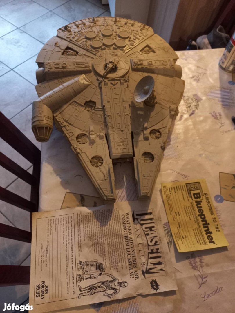 Ezeréves sólyom Millenium Falcon Star Wars