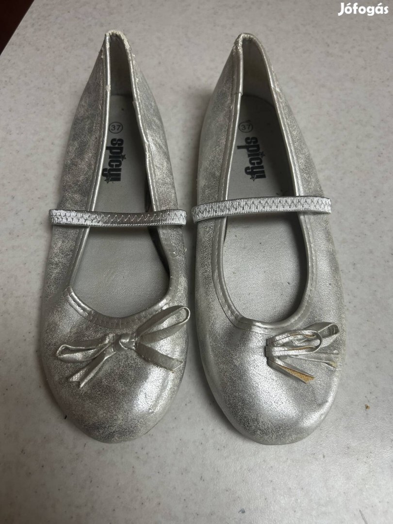 Ezüst 36-s topánka