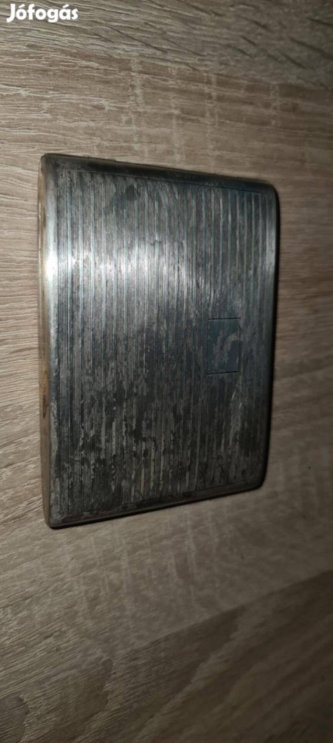 Ezüst cigarettatartó dózni