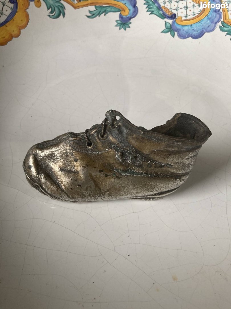 Ezüst cipőcske különlegesség