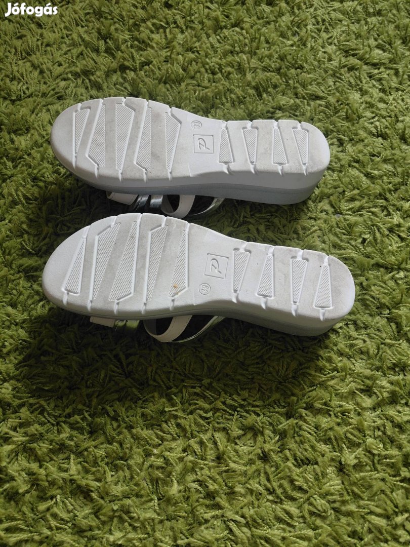Ezüst-fehér női nyári papucs