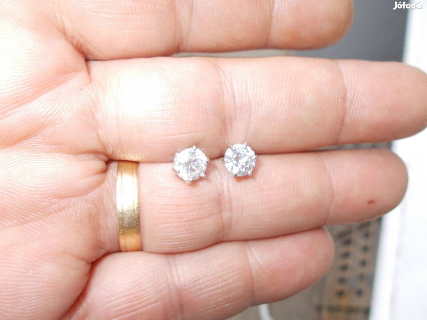 Ezüst fülbevaló: Valódi laboratoriumi gyémánt 2x1ct összesen: 2ct