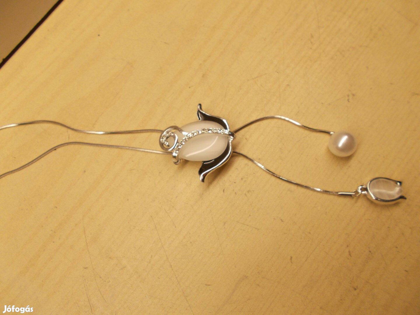 Ezüst hatású Divat nyaklánc Cirkon kövekkel