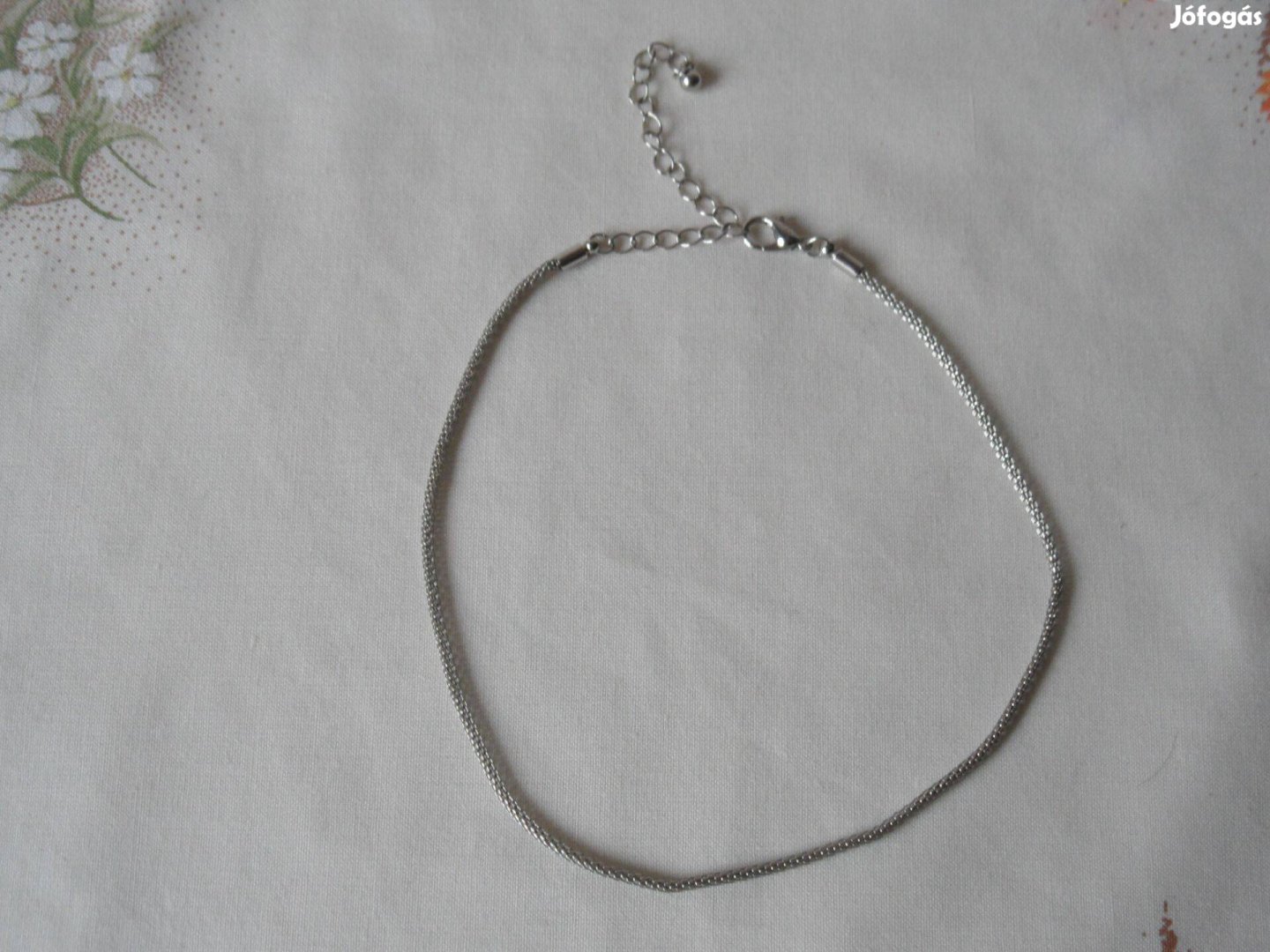 Ezüst színű nyaklánc