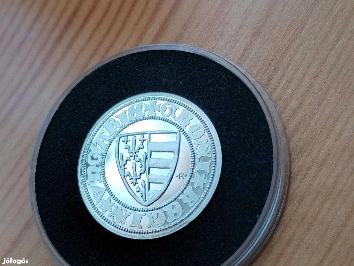 Ezüstözött emlékérem Károly Róbert garas