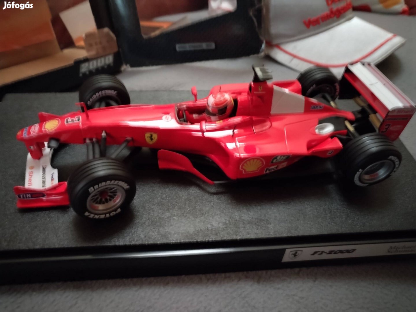 F1 Michael Schumacher modell sapkával + ajándék