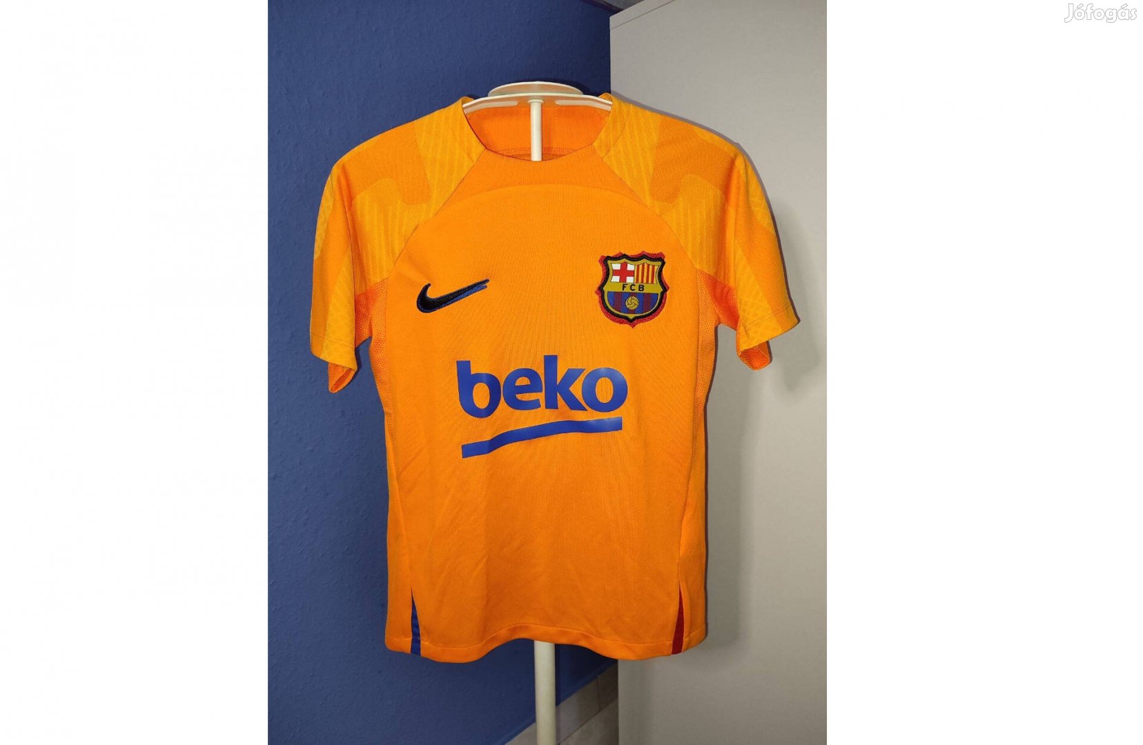 FC Barcelona narancssárga eredeti Nike edző gyerek mez (128-137)
