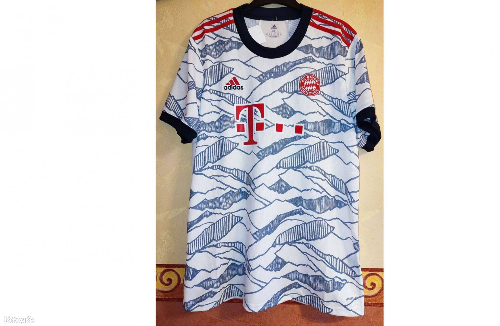 FC Bayern München eredeti adidas 2021-22 fehér mintás mez (XL)