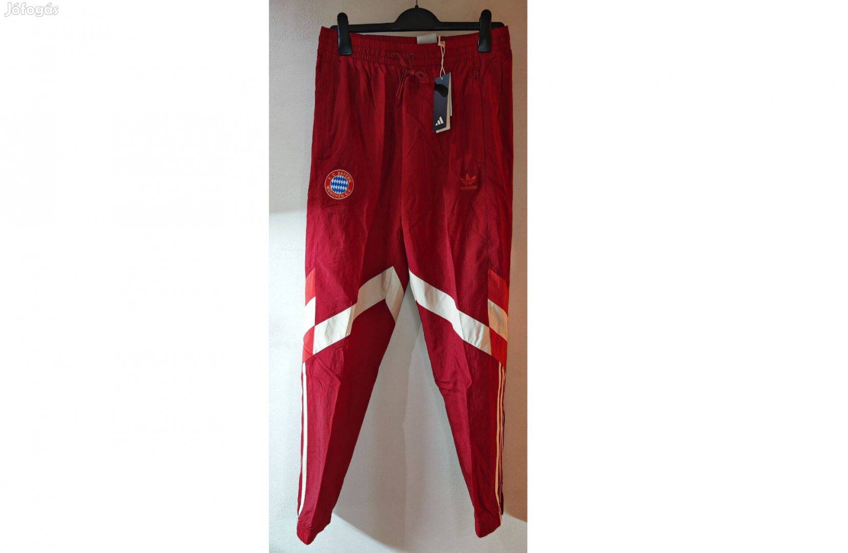 FC Bayern München eredeti adidas Originals bordó piros hosszú nadrág