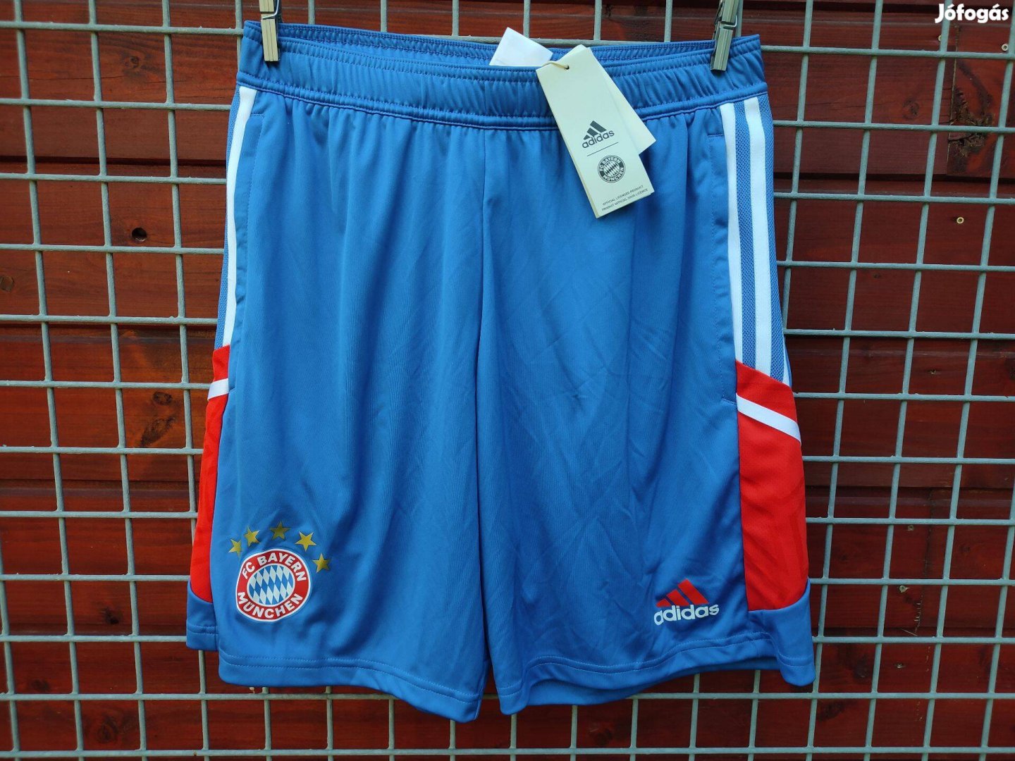 FC Bayern München eredeti adidas kék rövid nadrág M-es
