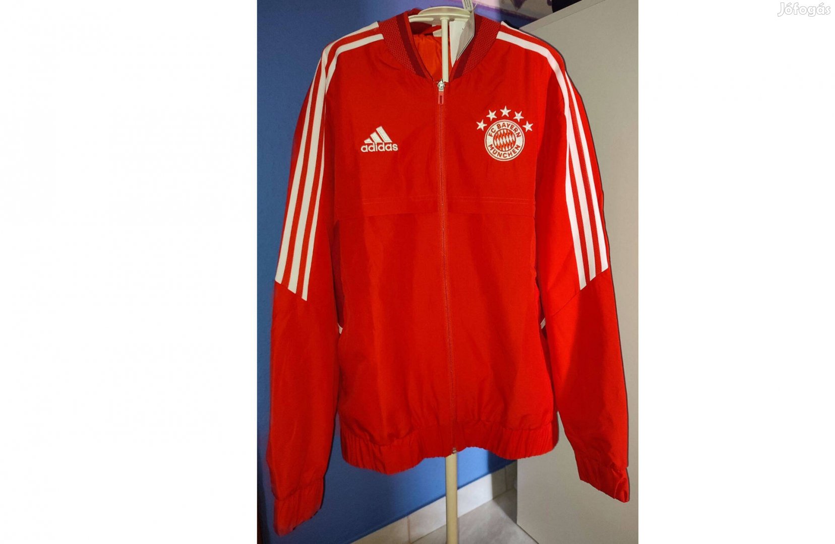 FC Bayern München eredeti adidas piros dzseki (több méret)