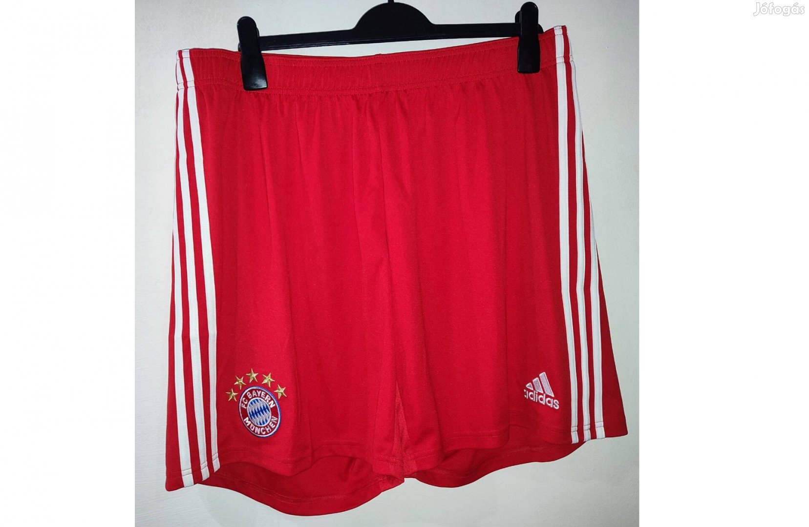 FC Bayern München eredeti adidas piros fehér rövid nadrág (2XL)