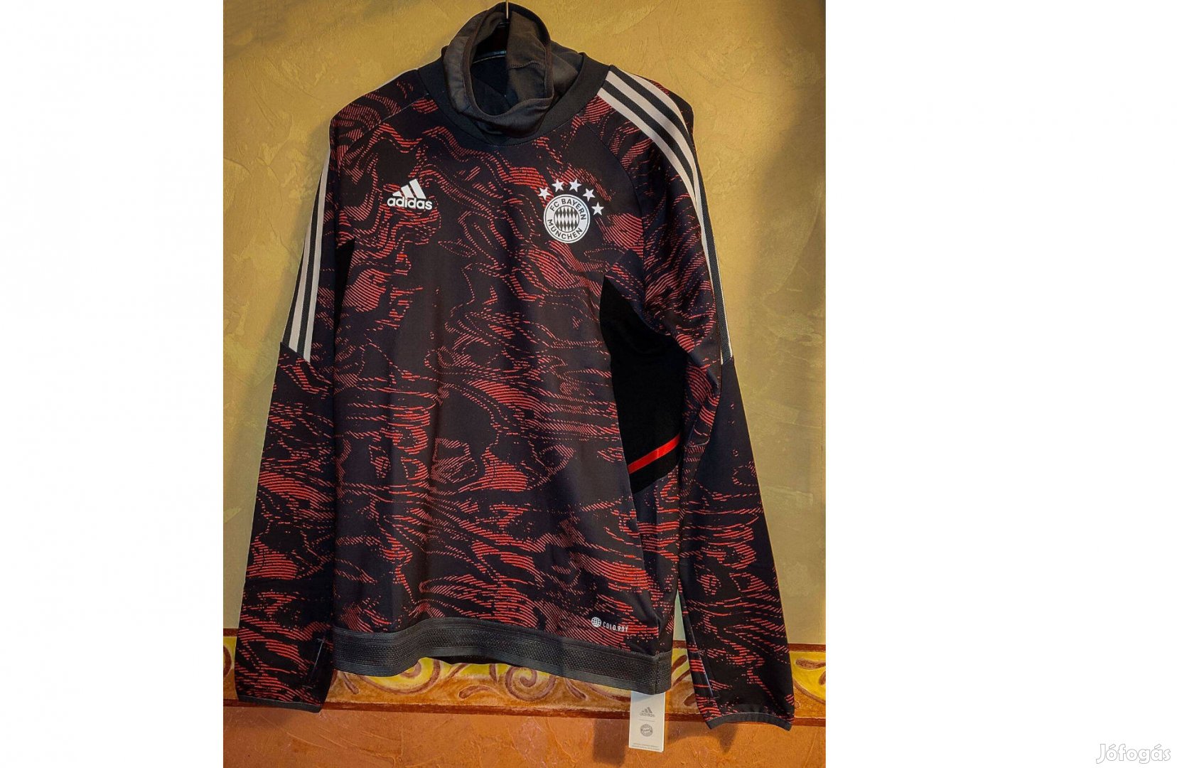 FC Bayern München fekete piros eredeti adidas magasnyakú felső (M)