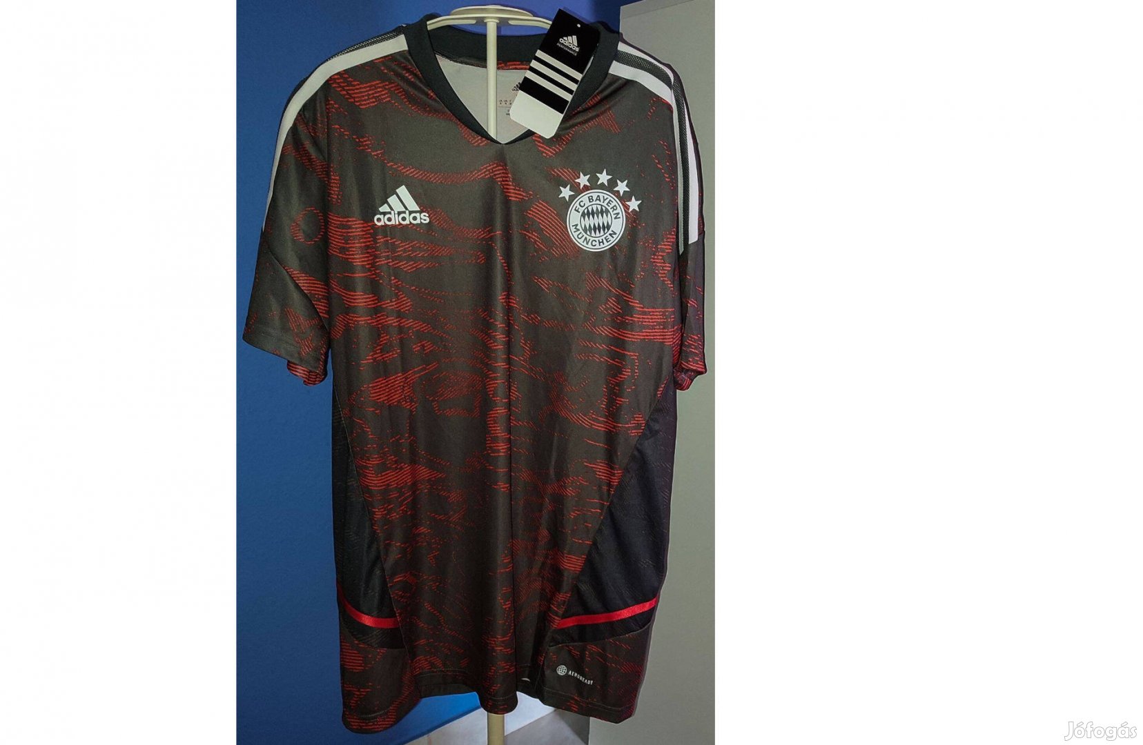 FC Bayern München fekete piros mintás eredeti adidas edzőmez (M)