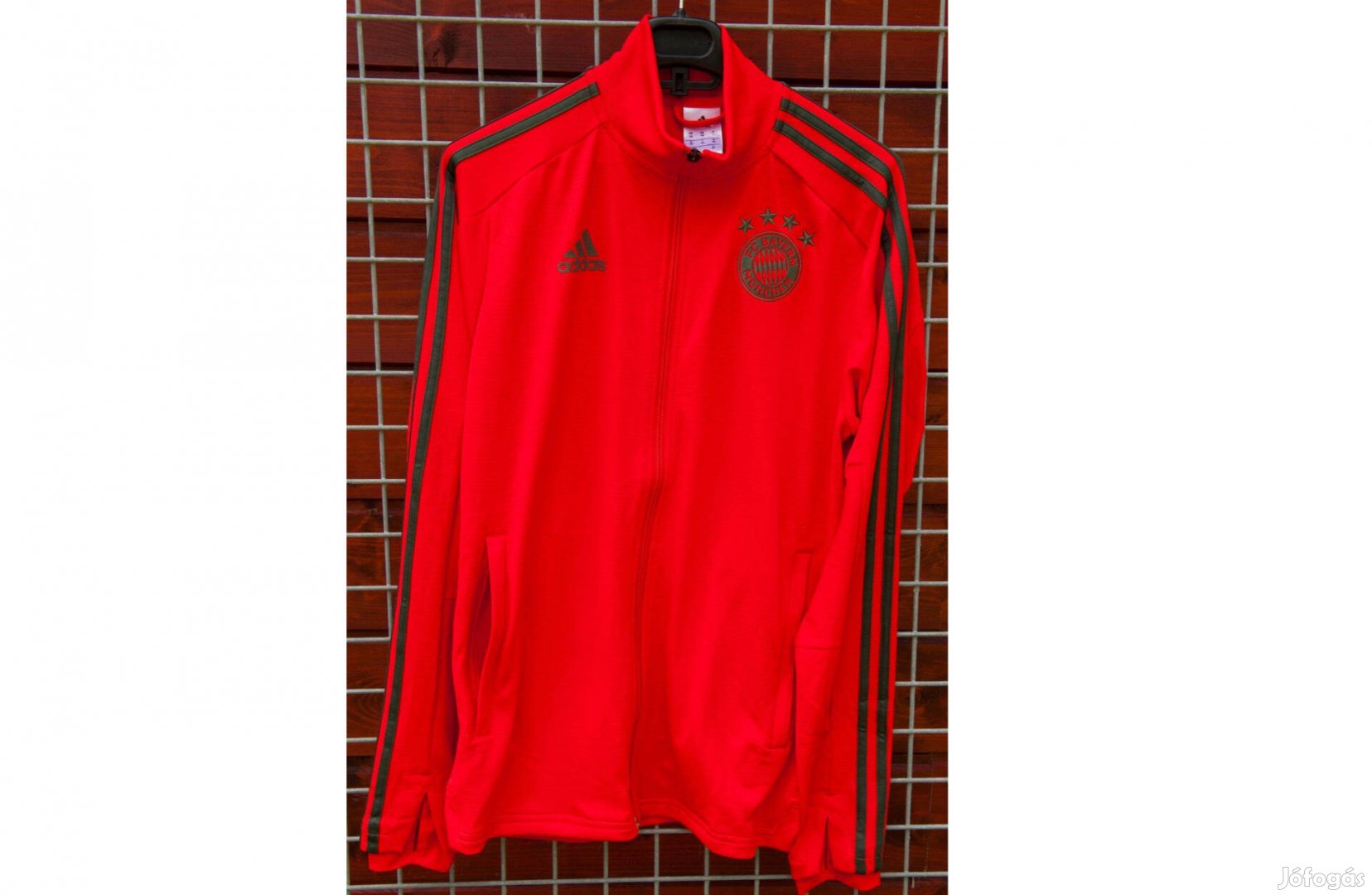 FC Bayern München piros eredeti adidas cipzáras felső (XS)