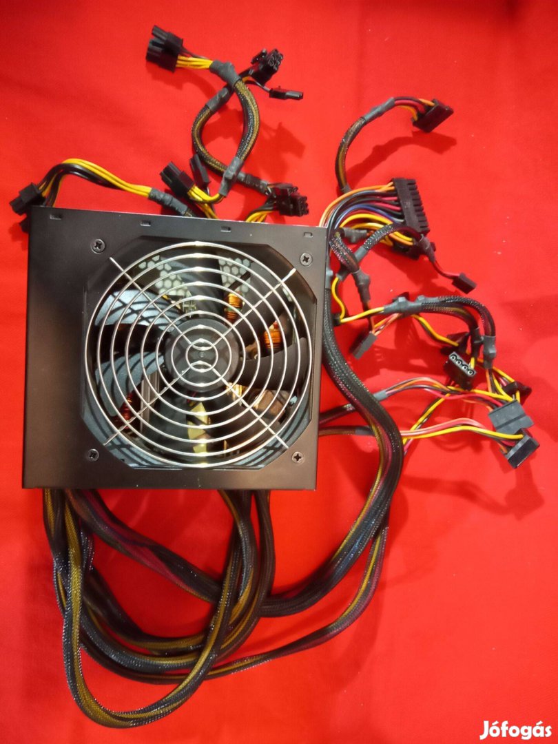 FSP Hyper 700W 85+ 4*(6+2) VGA, 6*SATA, alsó táp számítógép tápegység