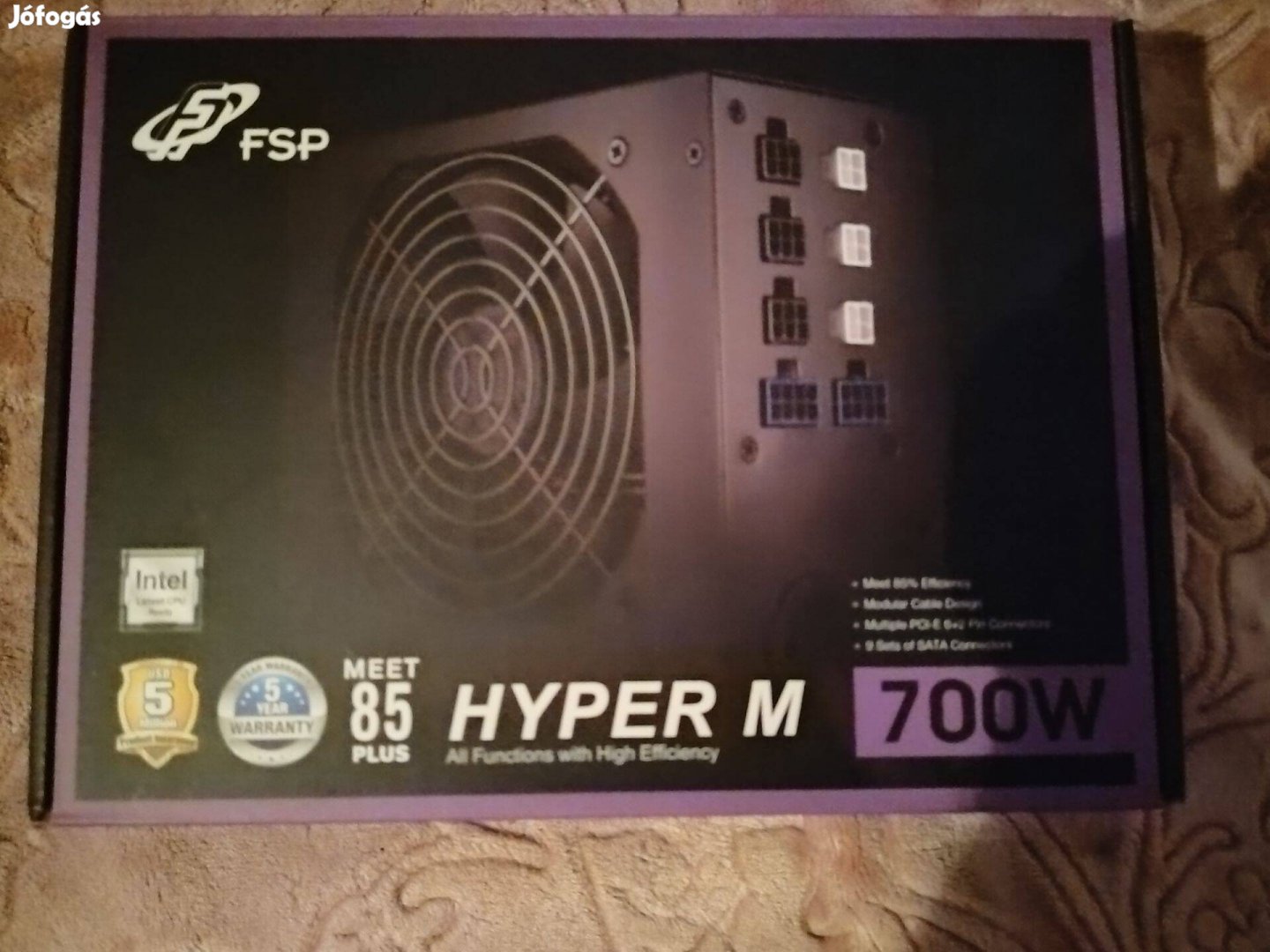 FSP Hyper M 700W tápegység 85 % hatásfok (félmoduláris)