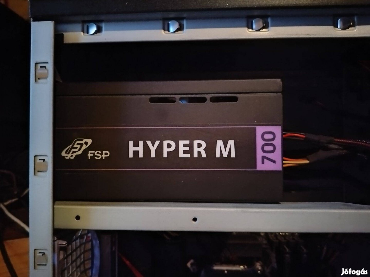 FSP Hyper M 700W tápegység 85 % hatásfok (félmoduláris) dobozos