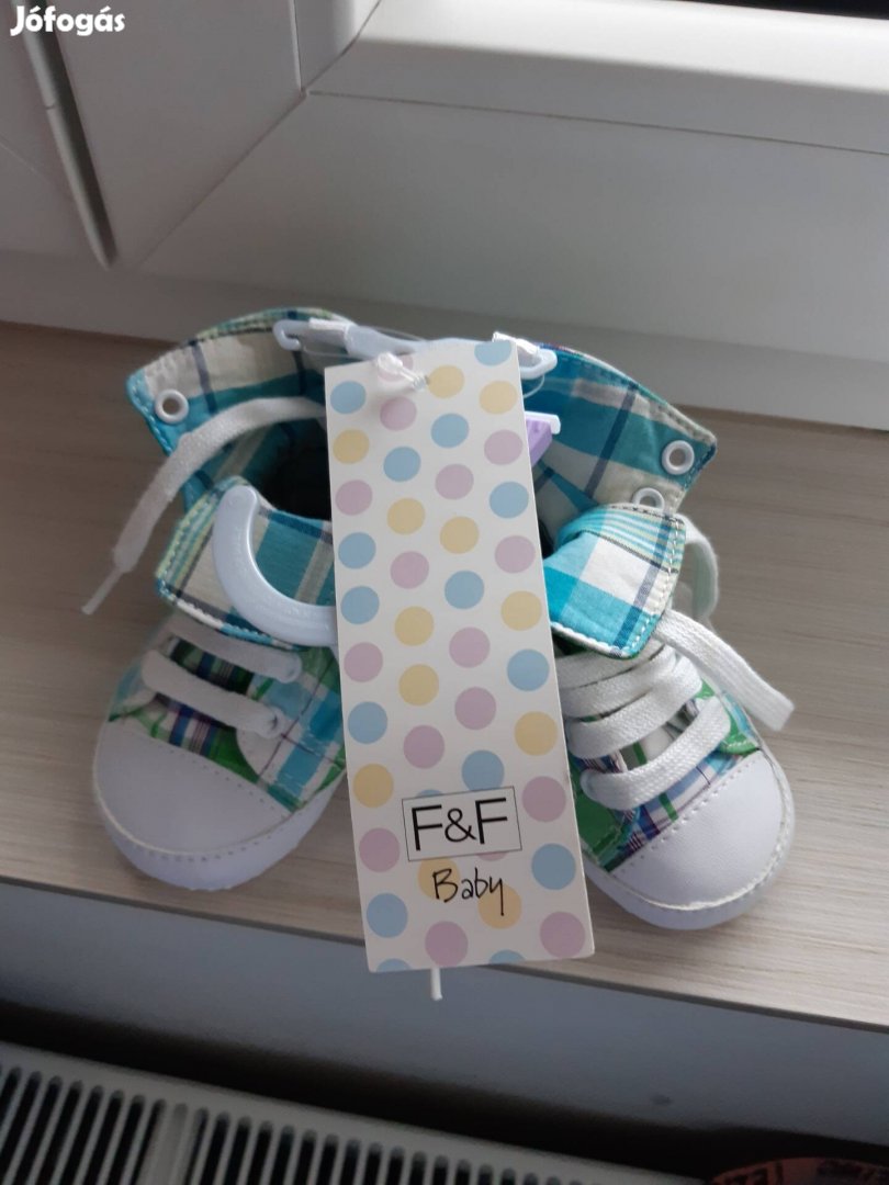 F&F babacipő 3-6 hónapos gyermekre.