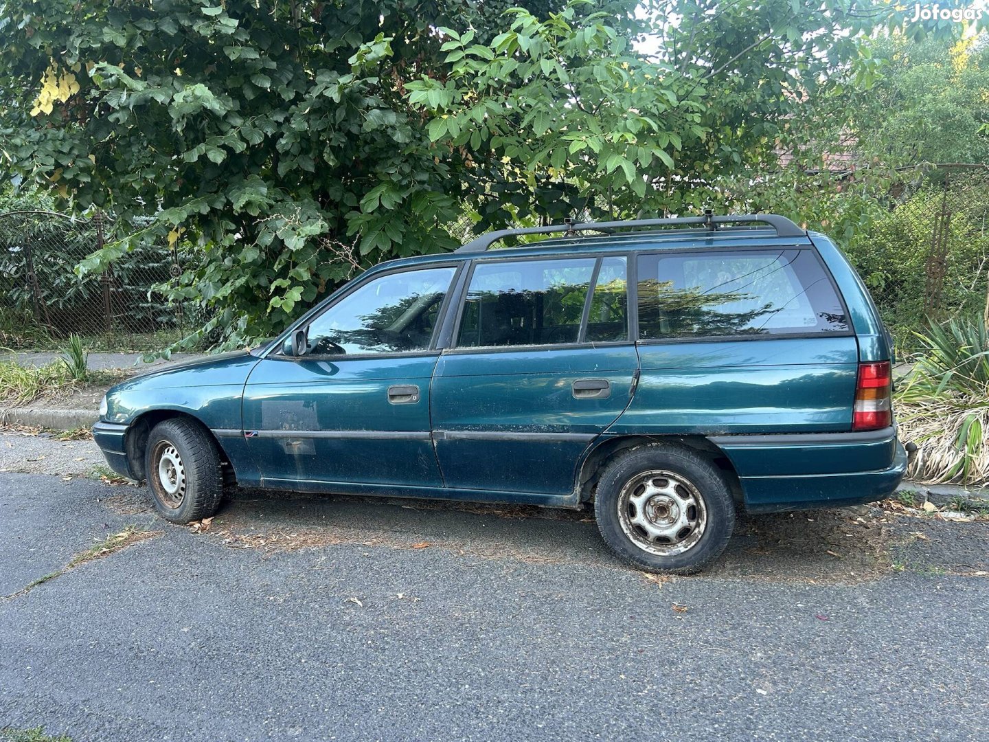 F astra eladó