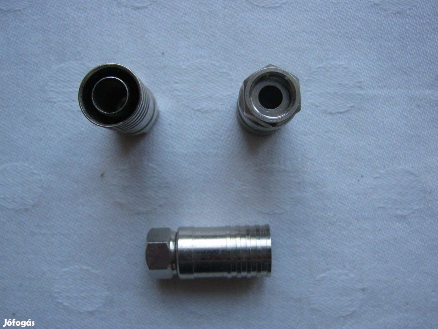 F csatlakozó , préselhető