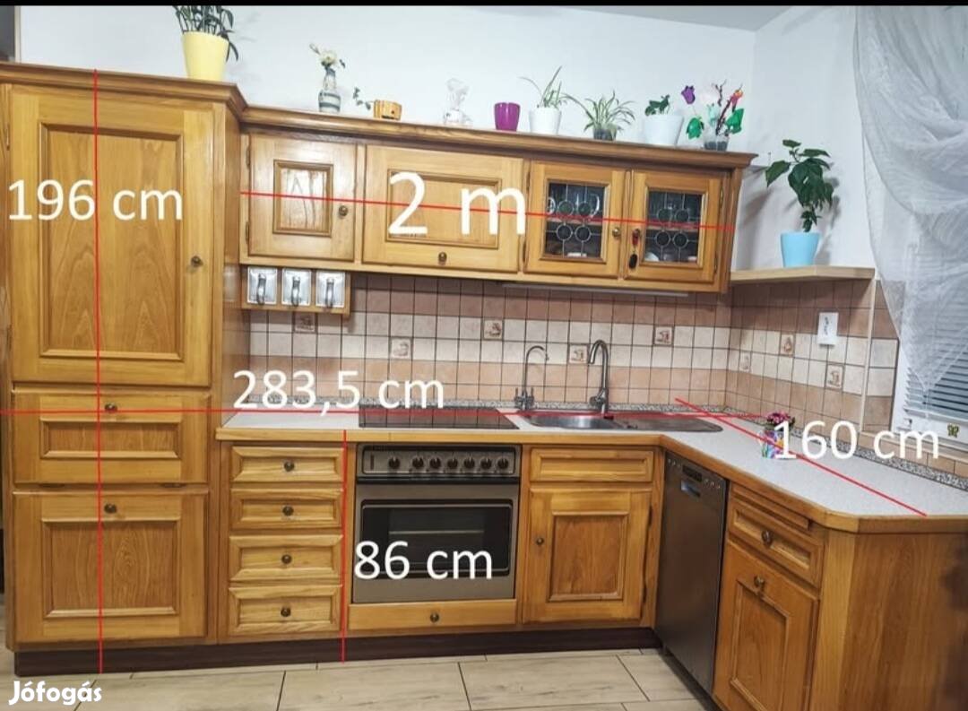 Fa L alakú konyhaszekrény gépekkel Ebesen 