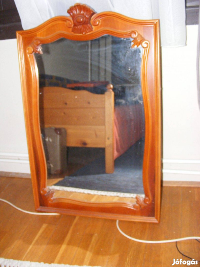 Fa, díszes fali tükör