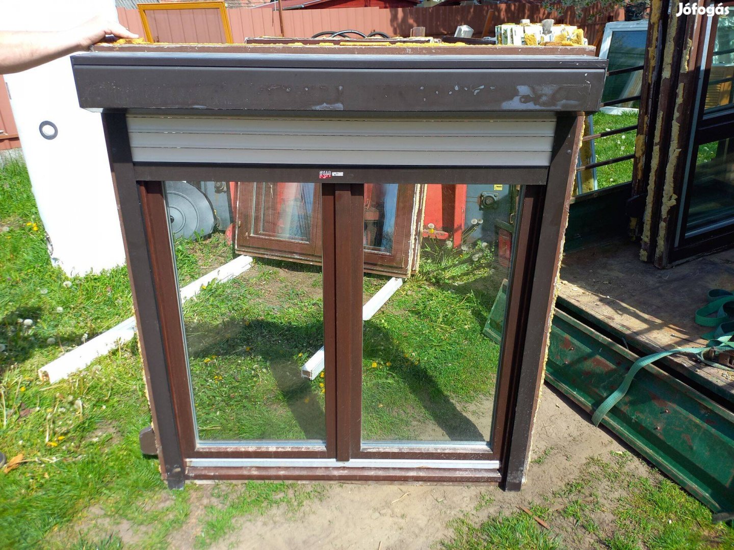 Fa ablak 128 cm x 148 cm redőnnyel