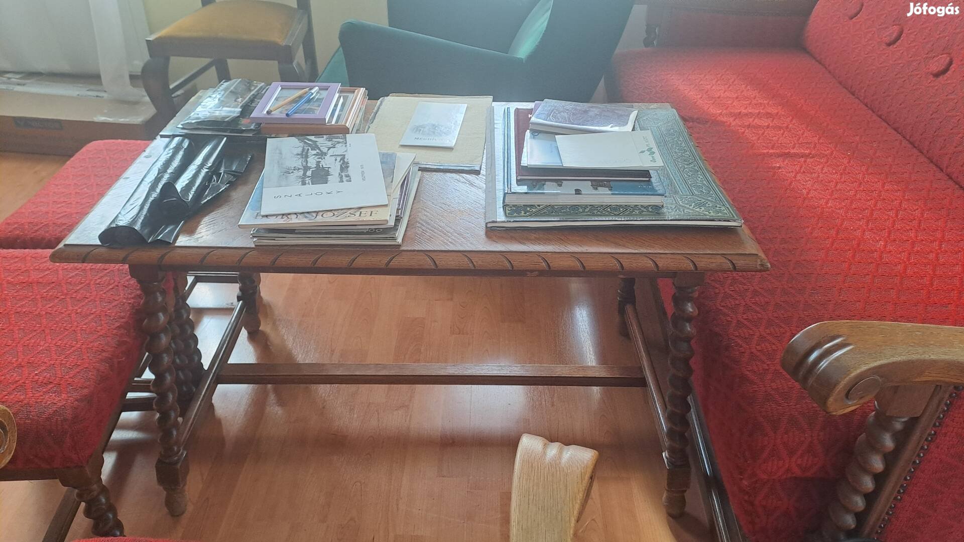 Fa asztal nappaliba